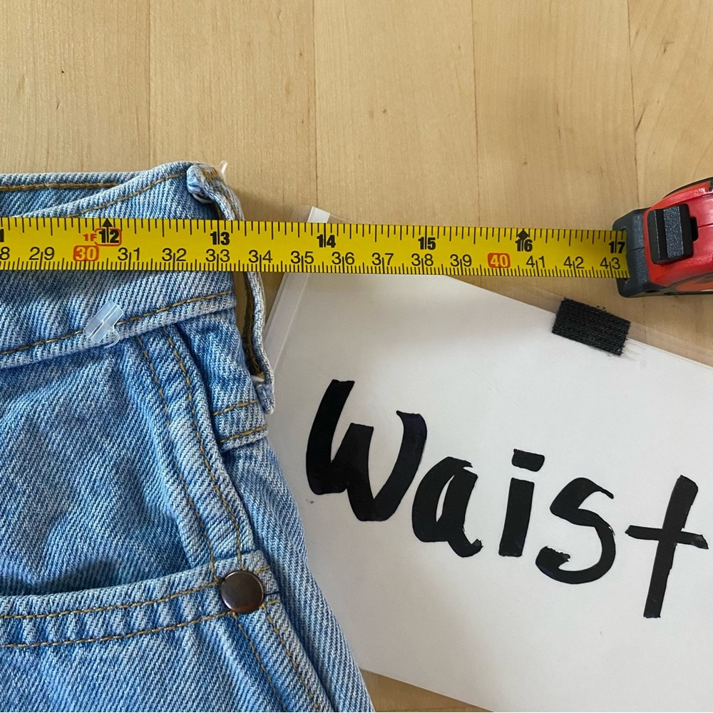 Wrangler Wanderer High Rise Women's Shorts 26x34 Light Wash Raw Hem Distressed - Picture 10 of 11